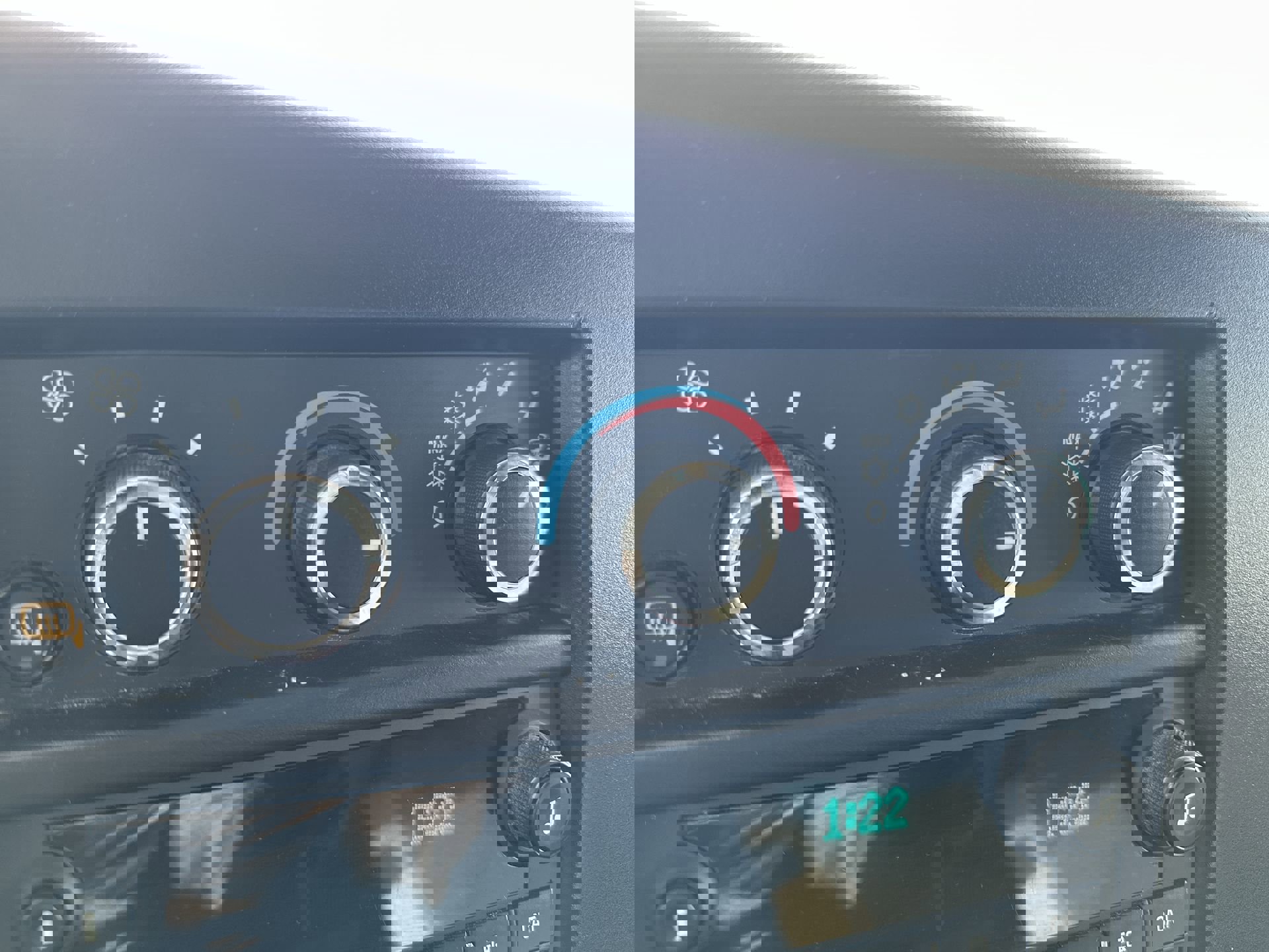 Used 2024 GMC Savana 2500 w/ Driver Convenience Package image 18