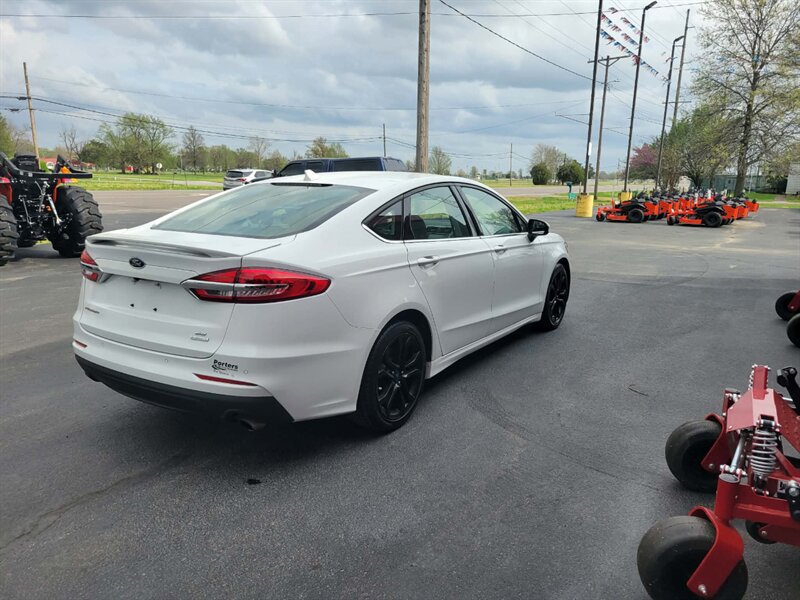 Used 2019 Ford Fusion SE w/ Equipment Group 151A image 5