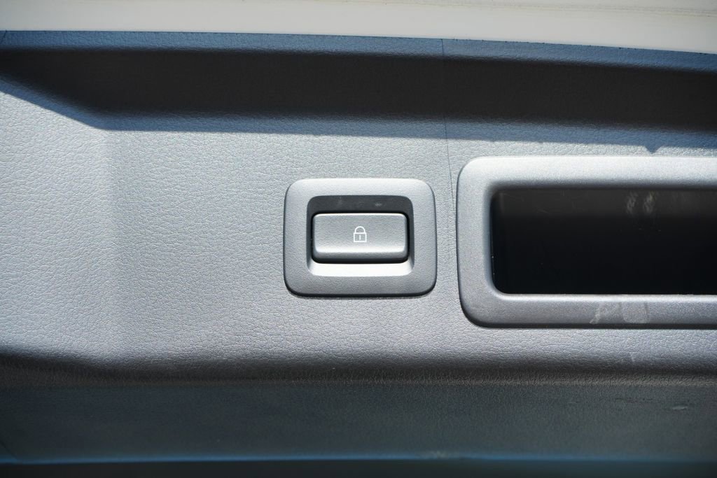 Used 2023 MAZDA CX-30 AWD 2.5 S w/ Preferred Package image 13