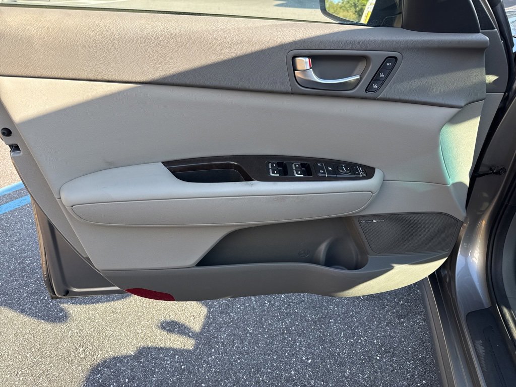 Used 2018 Kia Optima EX w/ Technology Package image 11