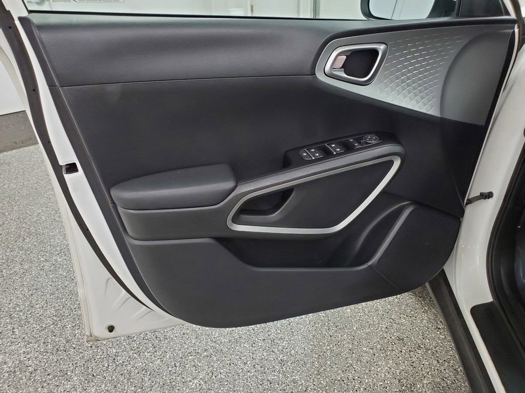 Used 2024 Kia Soul LX w/ Option Group 015 image 14