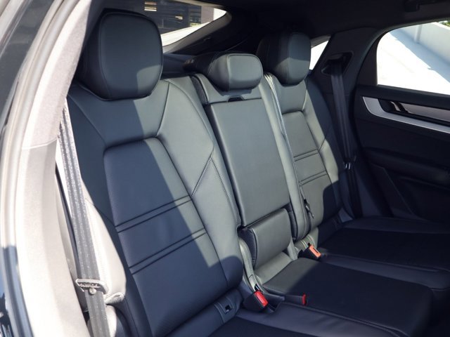 New 2026 Porsche Cayenne Coupe image 23