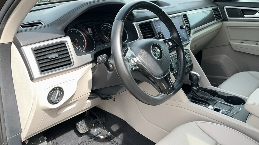 Used 2019 Volkswagen Atlas SE w/ Towing Package image 12