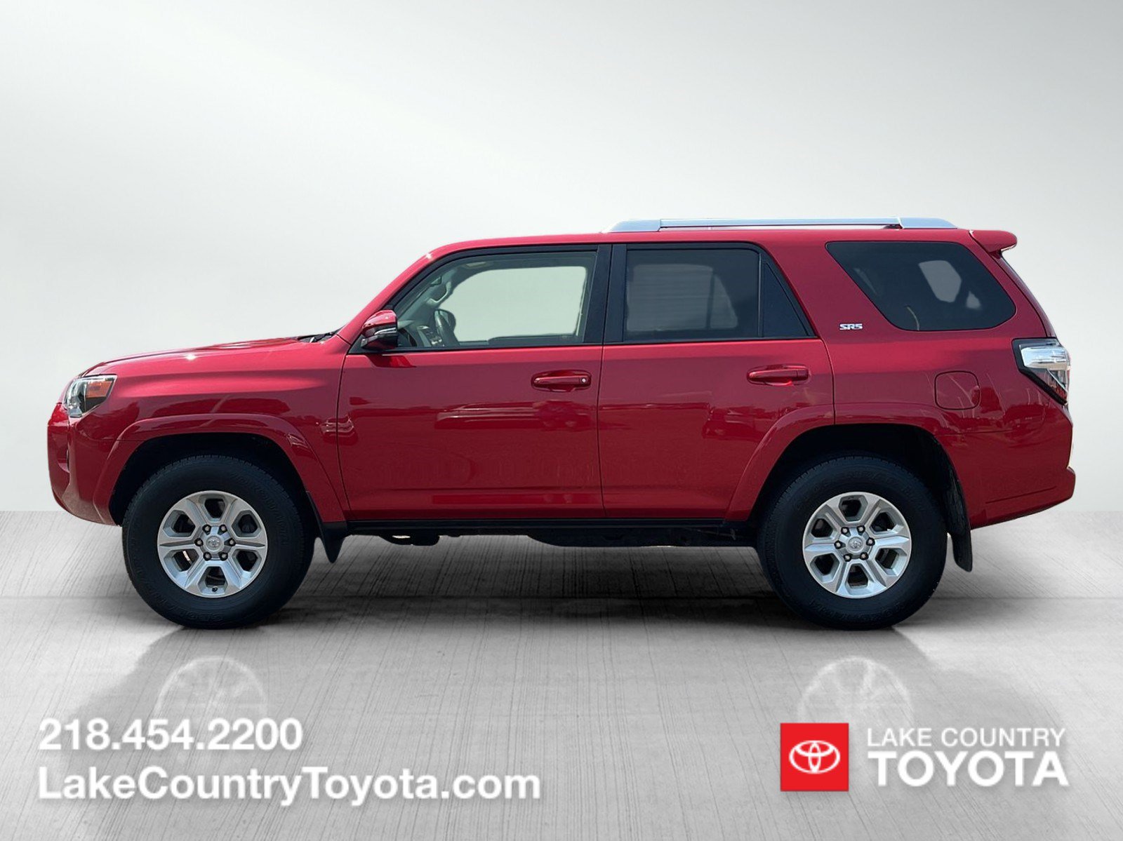 Used 2017 Toyota 4Runner SR5 Premium AWD/4WD image 2