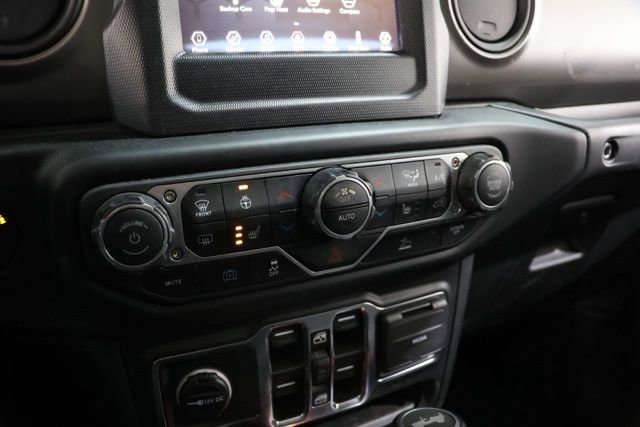 Used 2023 Jeep Wrangler Unlimited w/ Cold Weather Group image 26