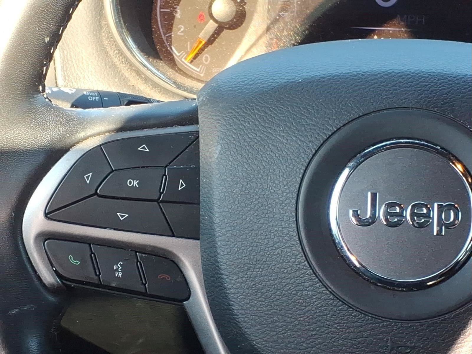 Used 2021 Jeep Grand Cherokee Laredo X AWD/4WD image 11