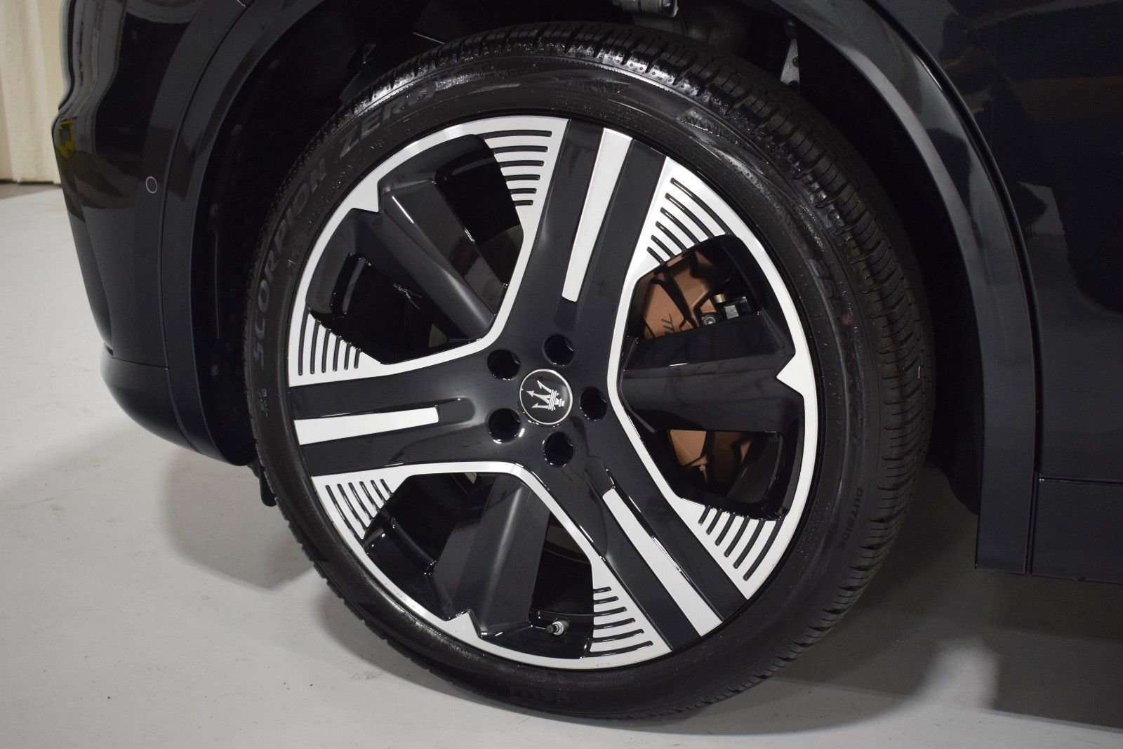 New 2025 Maserati Grecale Folgore AWD/4WD image 8