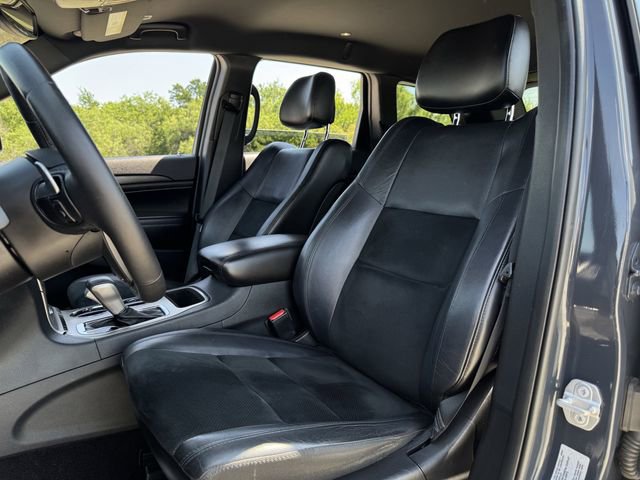 Used 2017 Jeep Grand Cherokee Altitude AWD/4WD image 24