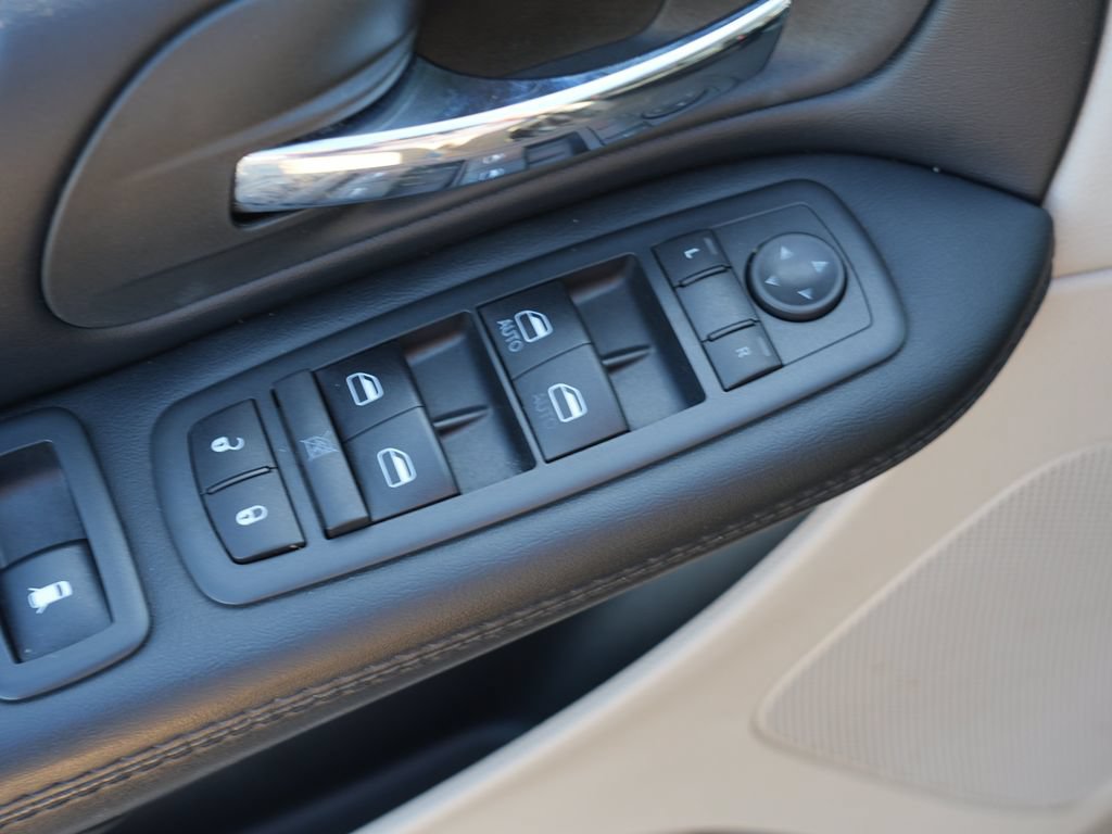 Used 2020 Dodge Grand Caravan SE w/ UConnect Hands-Free Group FWD image 16