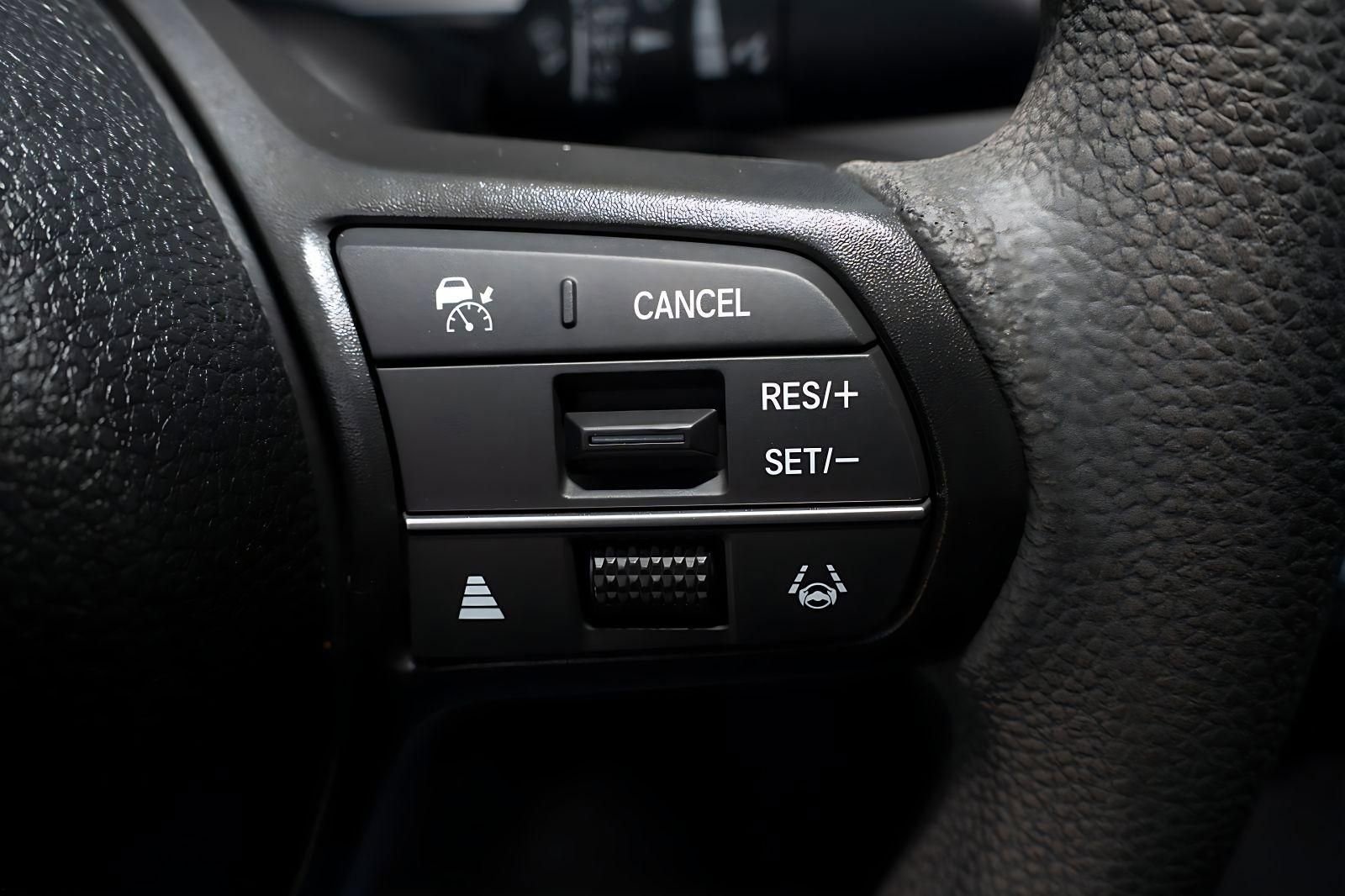 Certified 2025 Honda Accord SE image 30