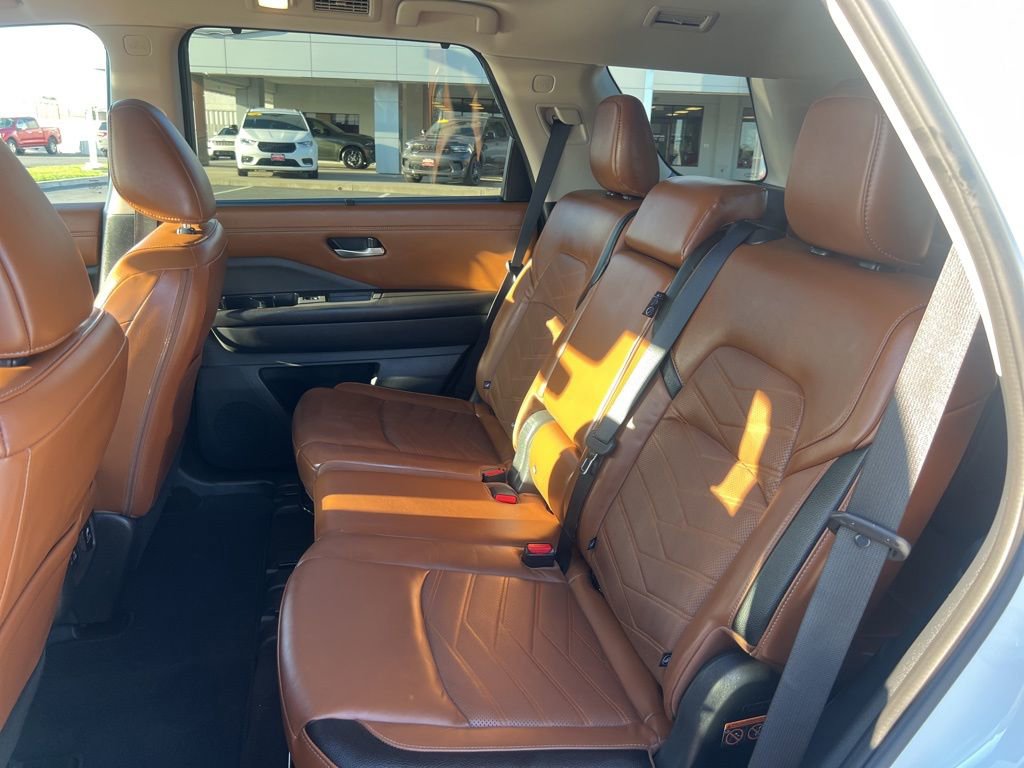 Used 2023 Nissan Pathfinder Platinum w/ Cargo Package AWD/4WD image 29
