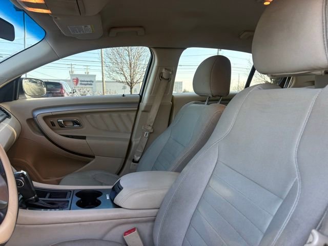 Used 2016 Ford Taurus SE FWD image 27