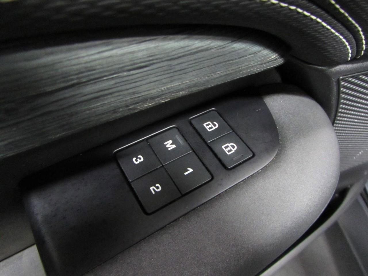 Used 2022 Land Rover Discovery S R-Dynamic image 20