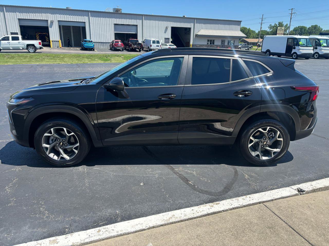 Used 2025 Chevrolet Trax LT w/ Driver Confidence Package FWD image 6