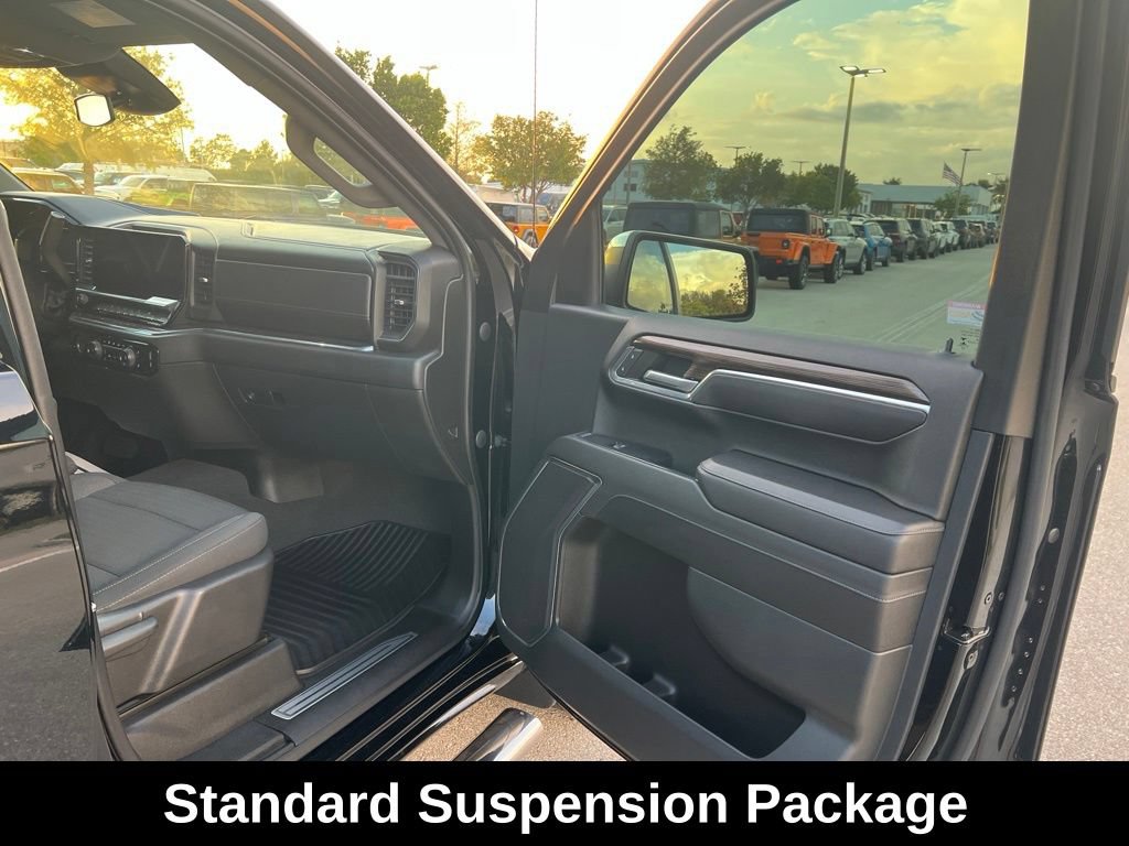 Used 2023 Chevrolet Silverado 1500 LT RWD image 9