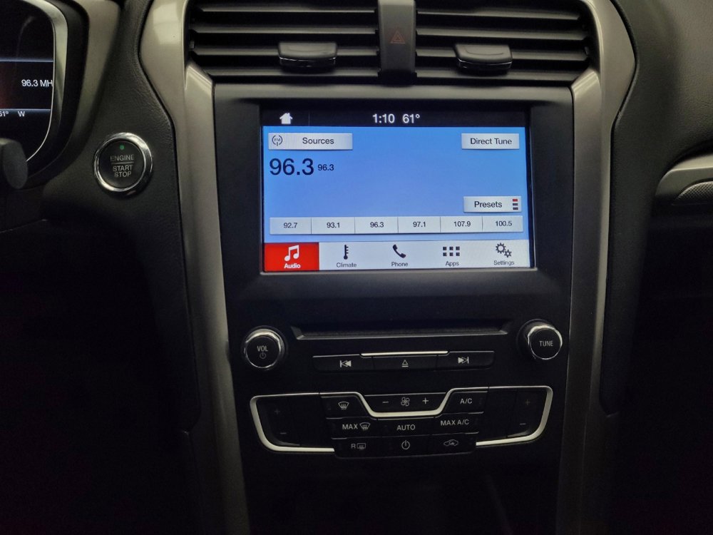 Used 2017 Ford Fusion SE w/ Fusion SE Technology Package FWD image 25