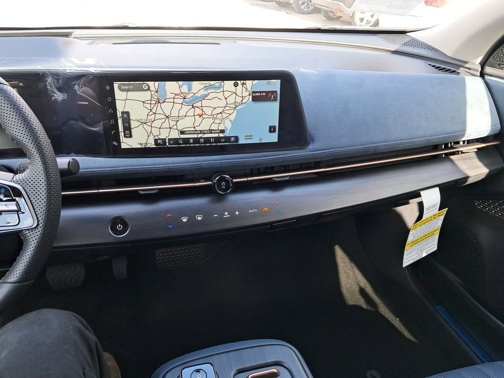 New 2025 Nissan Ariya Platinum image 20