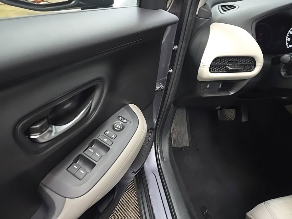 Used 2023 Honda HR-V LX image 27