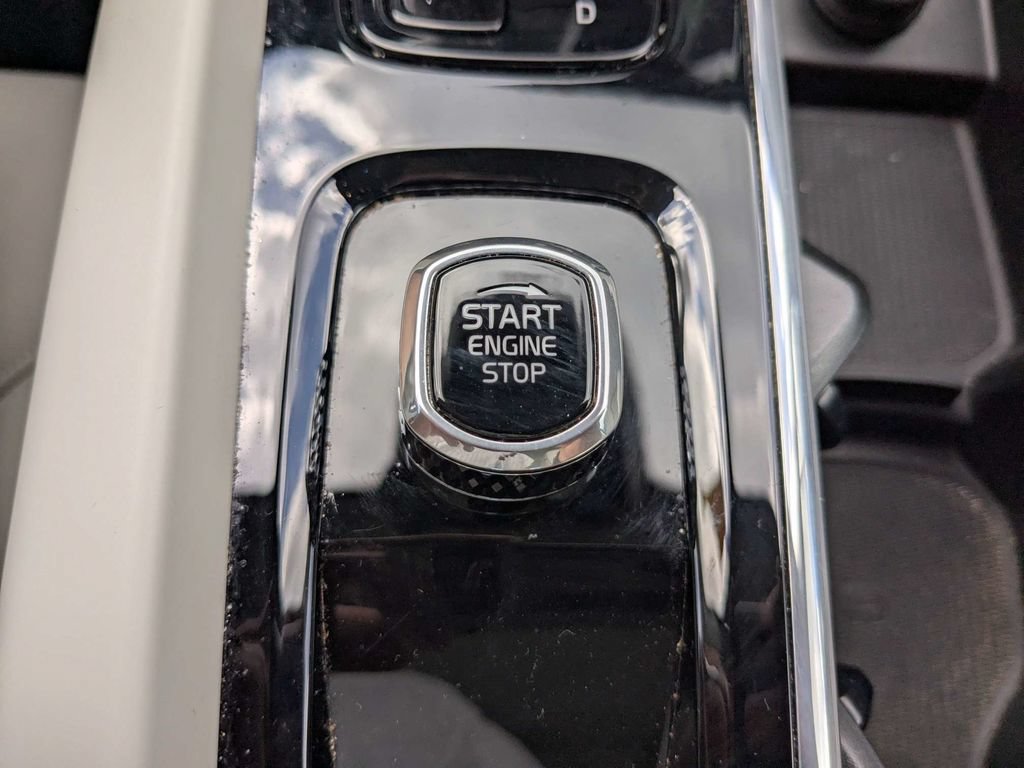 Used 2024 Volvo S60 B5 Plus FWD image 29