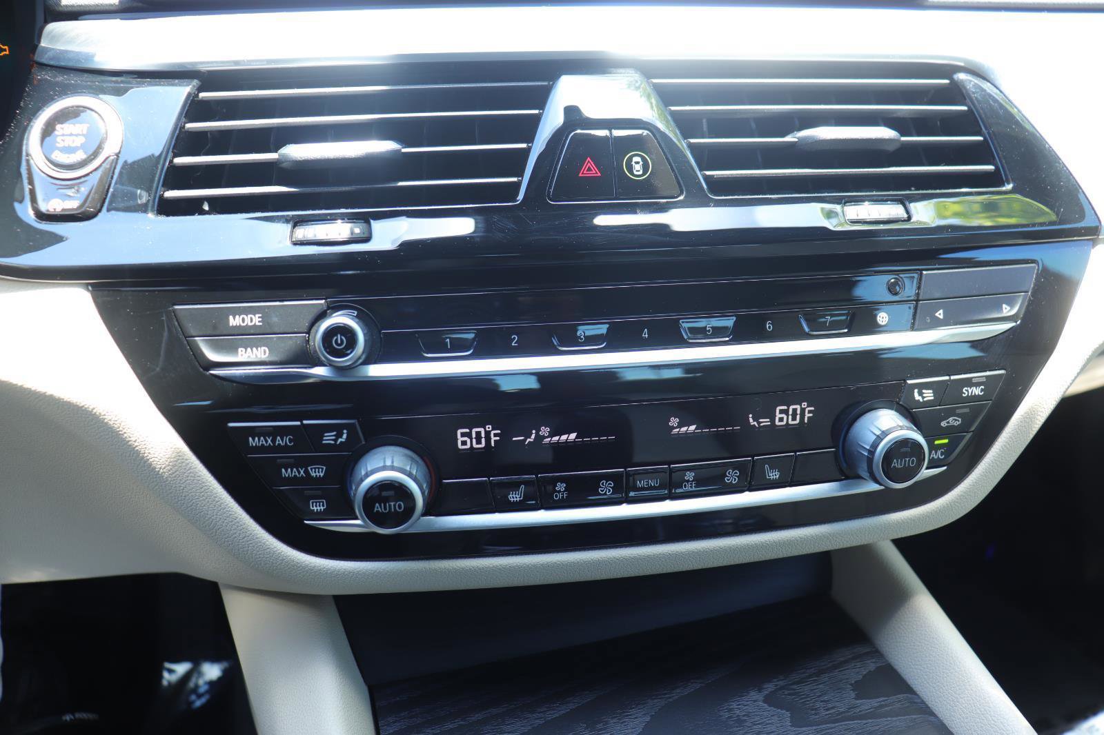 Used 2021 BMW 530i w/ Premium Package RWD image 34
