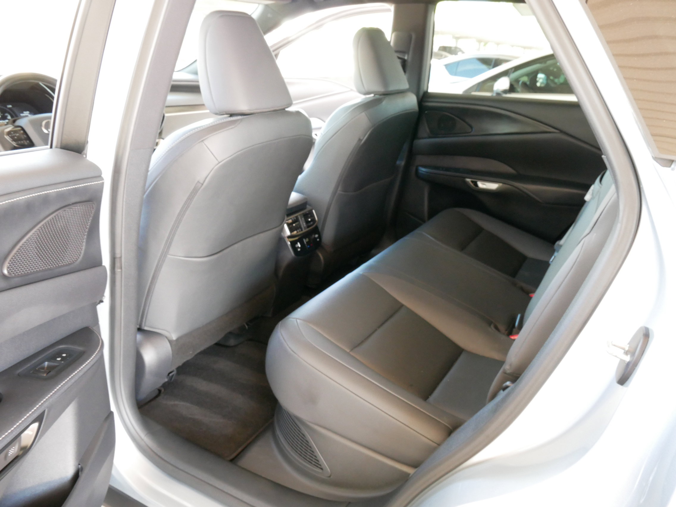 Certified 2025 Lexus RX 350h w/ Convenience Package image 22