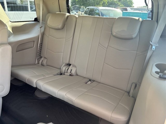 Used 2016 Cadillac Escalade Luxury AWD/4WD image 13
