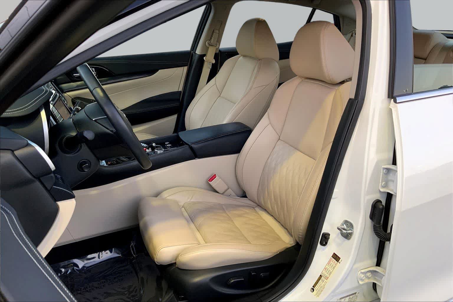 Used 2023 Nissan Maxima Platinum w/ Sport Mat Group FWD image 9