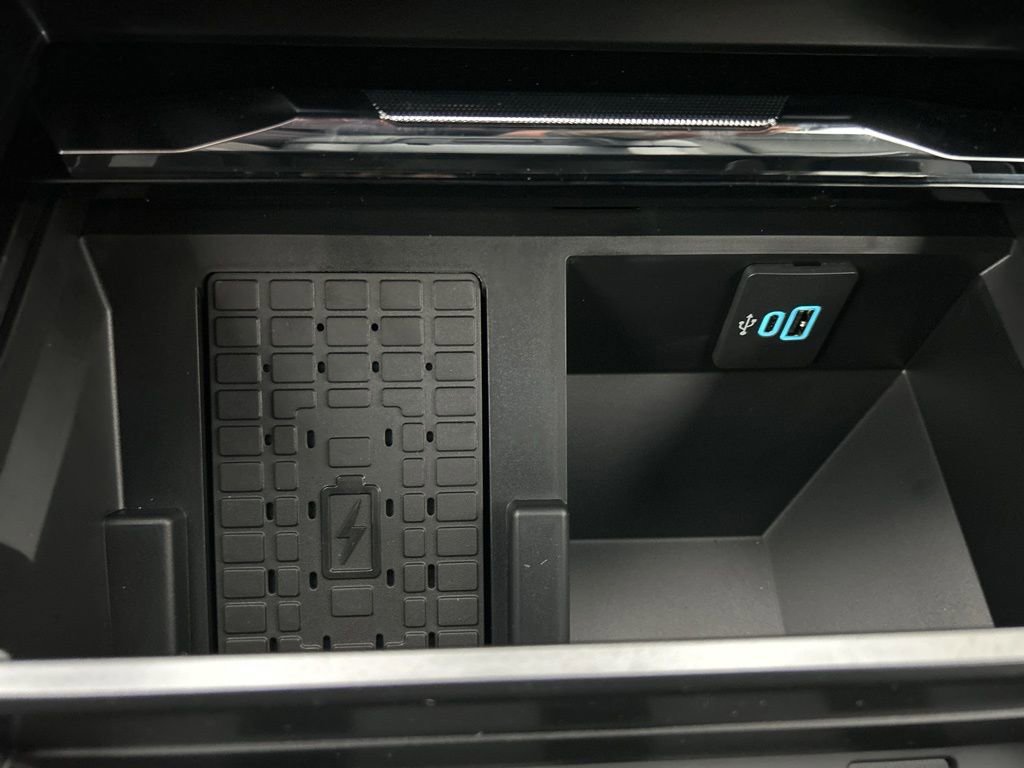 New 2026 Ford F350 Lariat w/ Black Appearance Package image 27