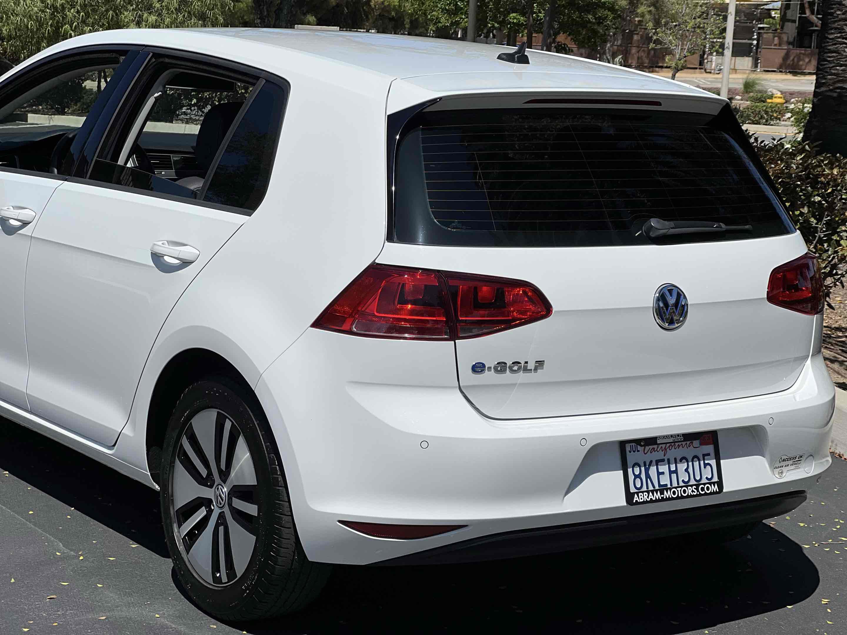 Used 2015 Volkswagen e-Golf SEL Premium FWD image 33