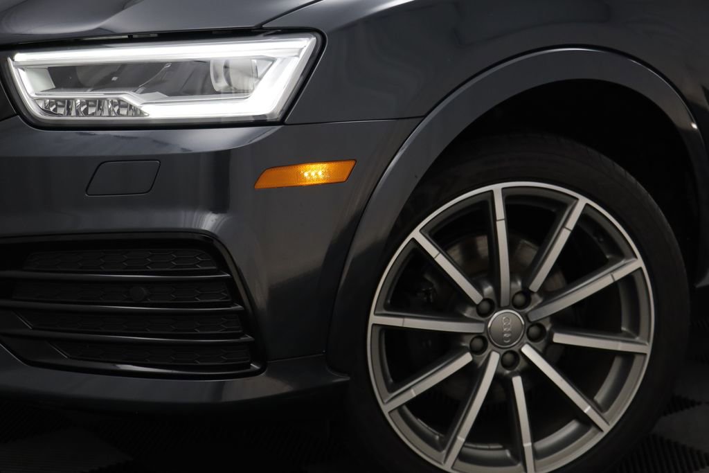 Used 2017 Audi Q3 2.0T Prestige w/ Prestige Package image 3