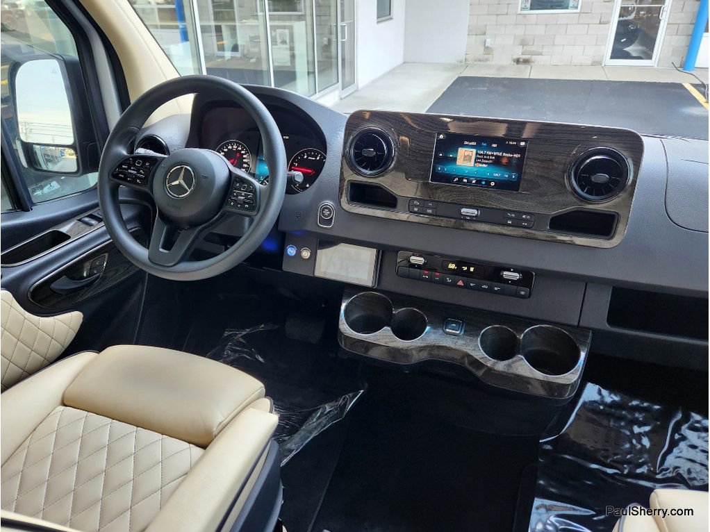 Used 2021 Mercedes-Benz Sprinter 2500 image 58
