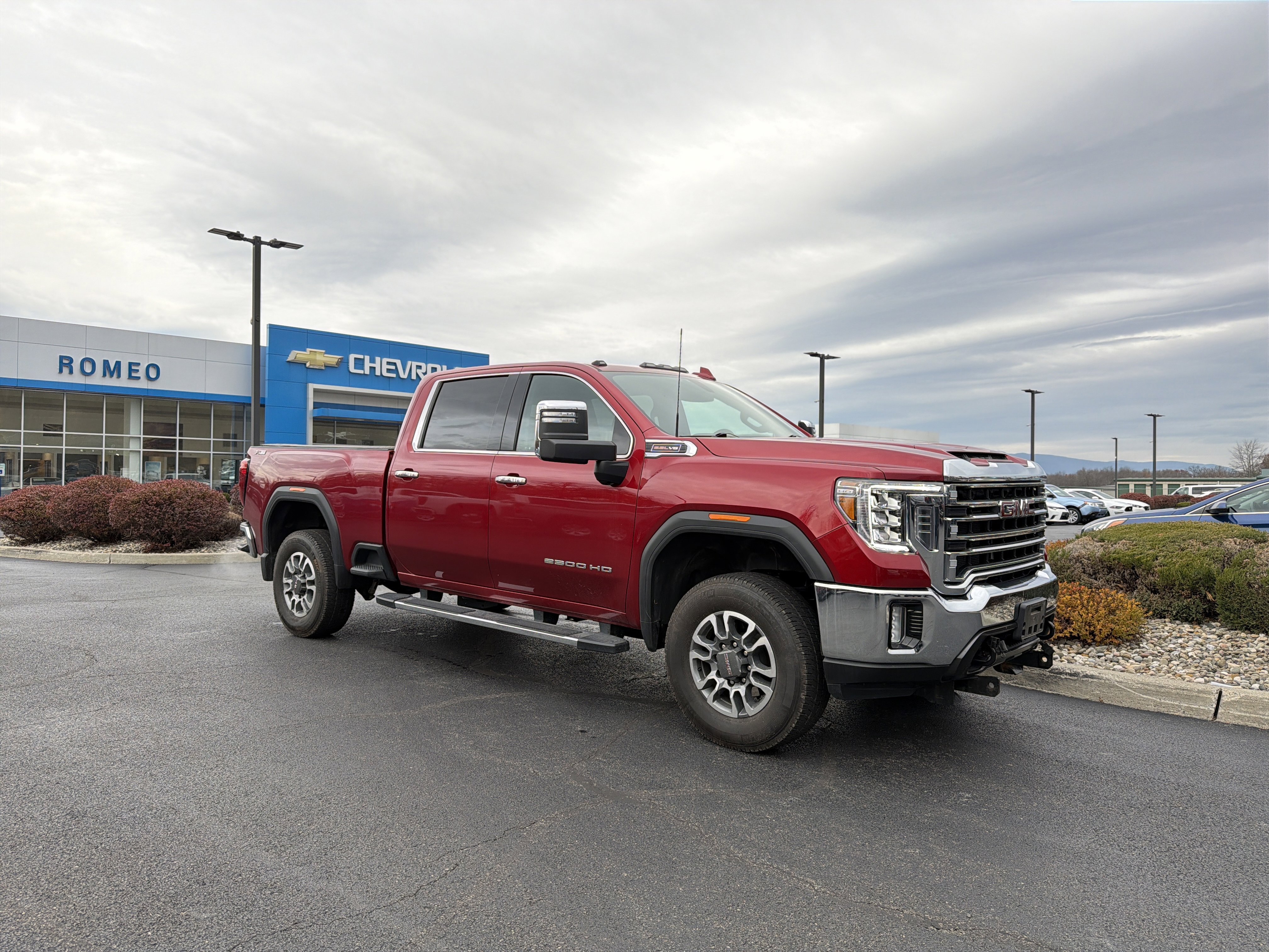 Certified 2022 GMC Sierra 2500 SLT w/ SLT Convenience Package image 3