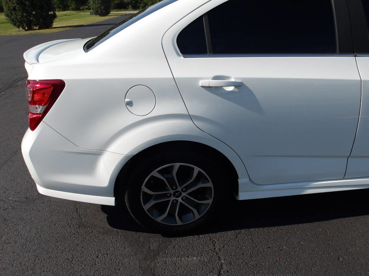 Used 2019 Chevrolet Sonic LT w/ Convenience Package FWD image 8