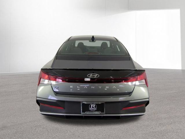 New 2026 Hyundai Elantra Sport FWD image 14