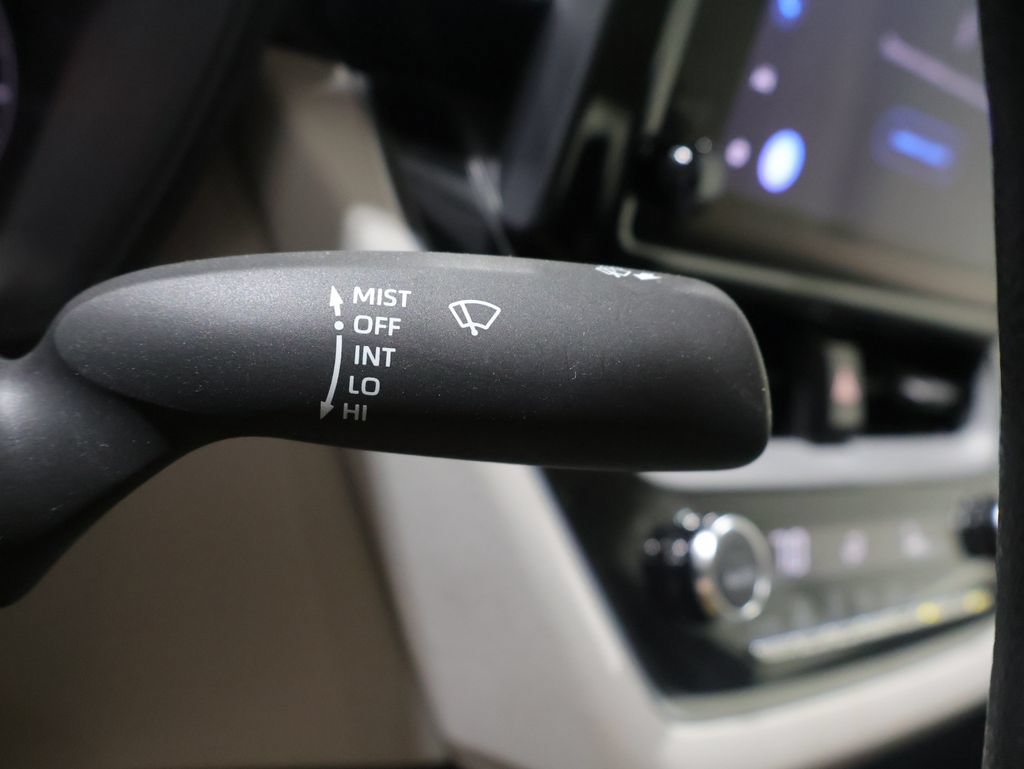 Certified 2023 Toyota Corolla LE AWD/4WD image 38