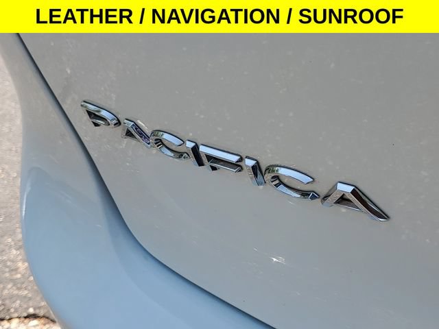 Used 2022 Chrysler Pacifica Limited FWD image 9