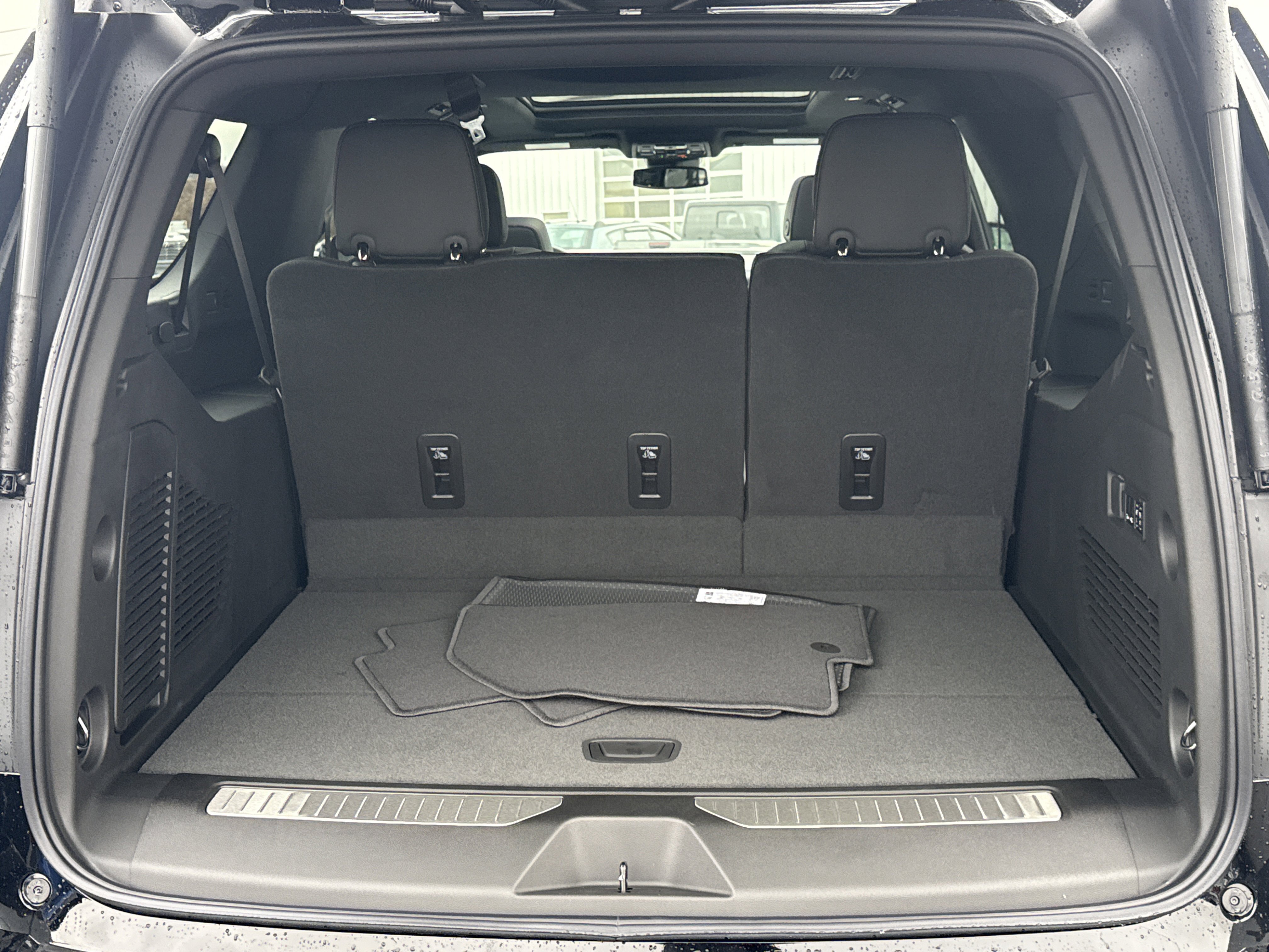 New 2026 Chevrolet Suburban RST w/ RST Capability Package image 5