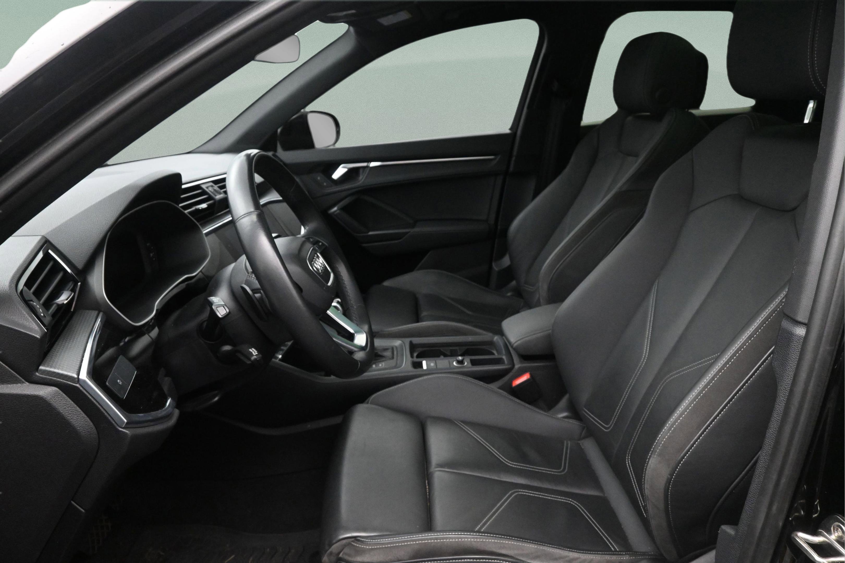 Used 2022 Audi Q3 2.0T Premium AWD/4WD image 16