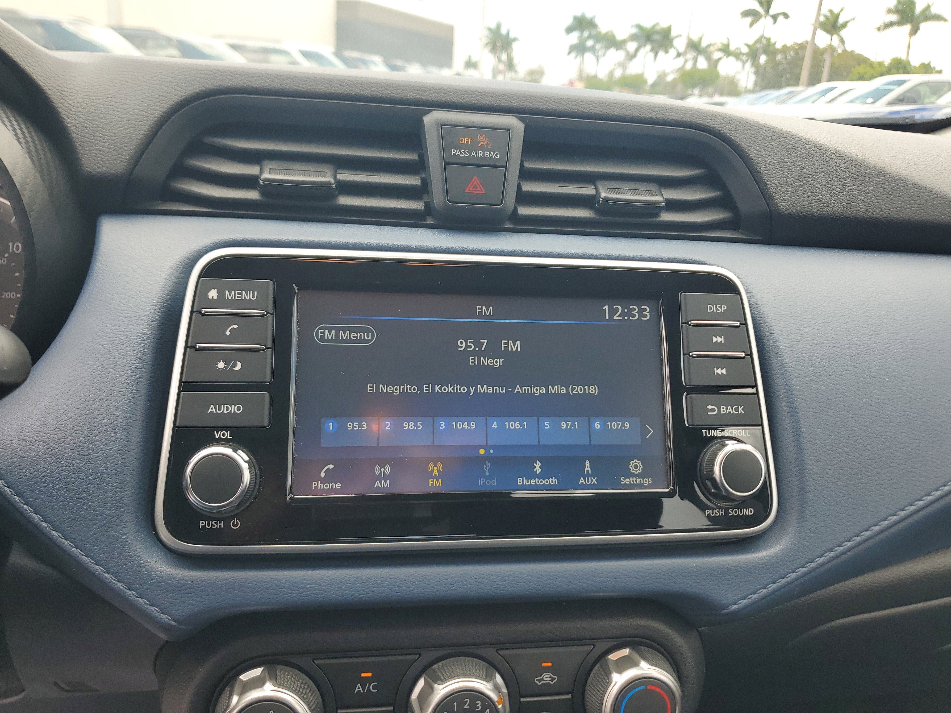 Used 2025 Nissan Versa SV image 21