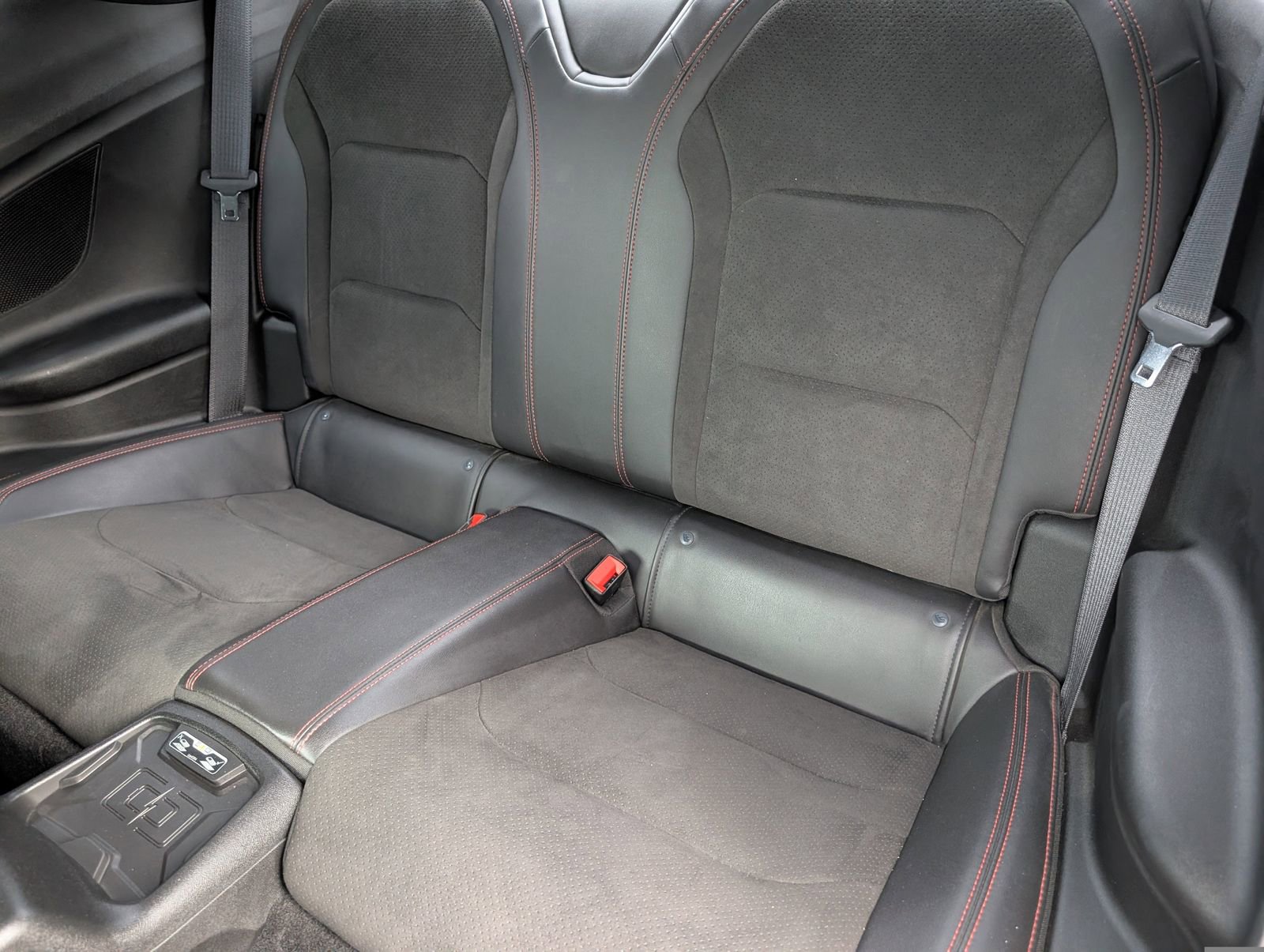 Used 2021 Chevrolet Camaro ZL1 RWD image 16