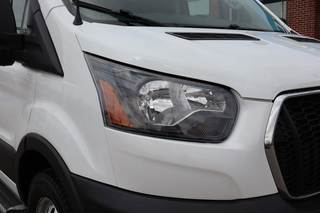 Used 2023 Ford Transit 250 Low Roof AWD w/ Exterior Upgrade Package image 4