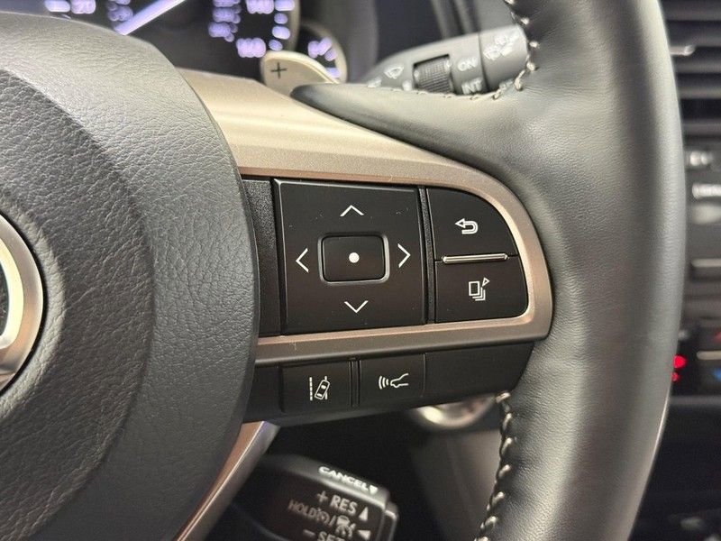 Used 2022 Lexus RX 350L Premium w/ Premium Package image 16
