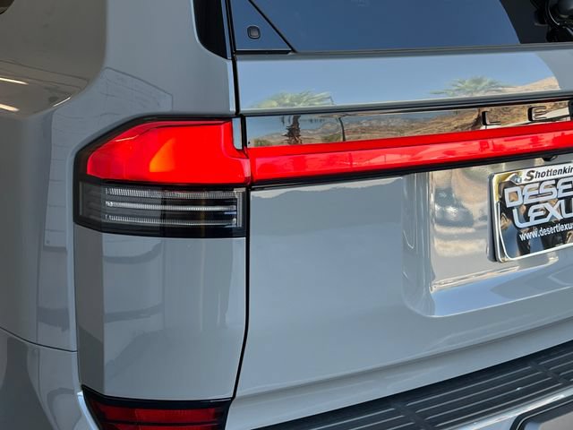 Used 2025 Lexus GX 550 w/ Accessory Package (32) AWD/4WD image 20