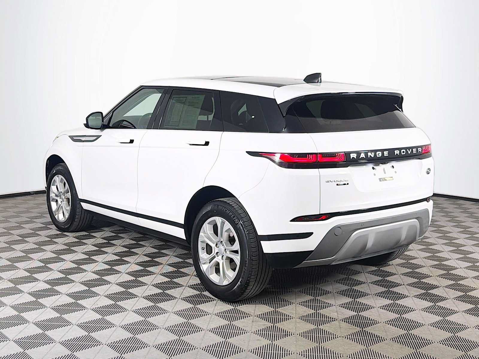 Used 2020 Land Rover Range Rover Evoque S AWD/4WD image 7