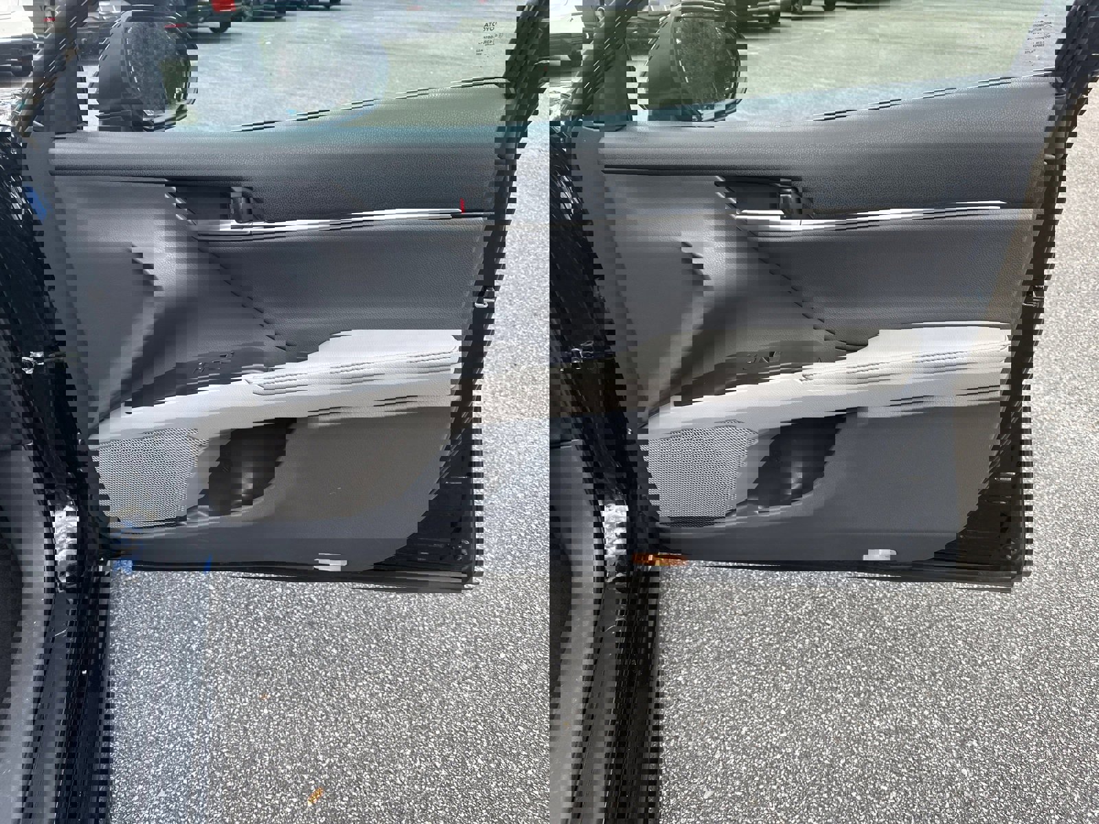 Used 2023 Toyota Camry XSE image 14