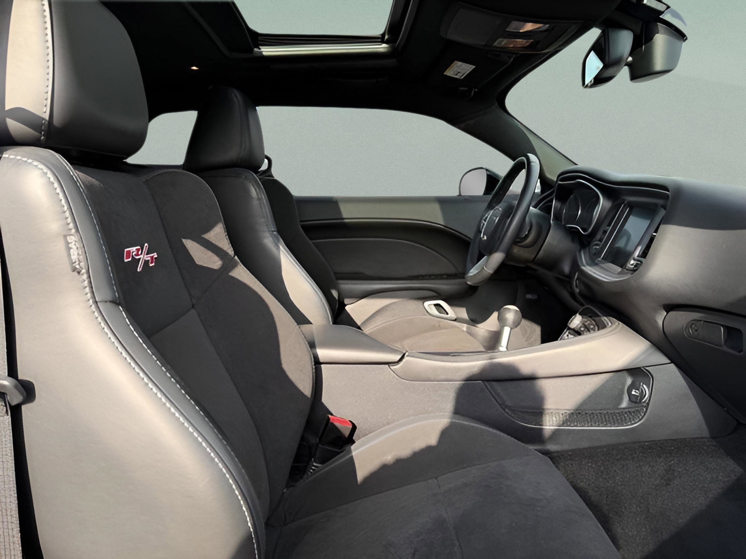 Used 2016 Dodge Challenger R/T Scat Pack w/ Leather Interior Group RWD image 10