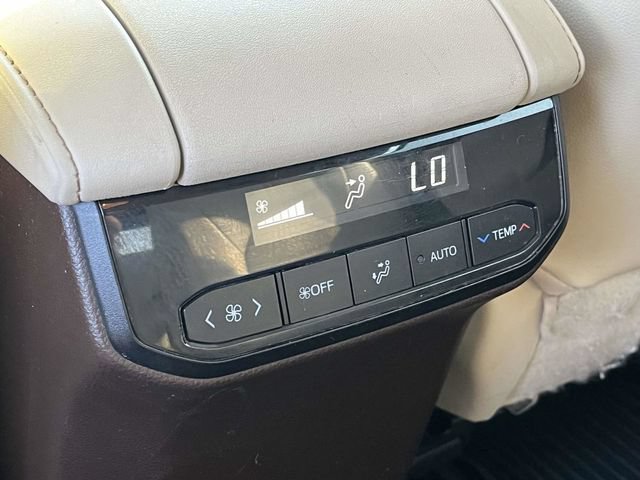 Used 2022 Toyota Highlander XLE FWD image 21