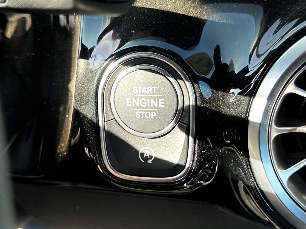 New 2025 Mercedes-Benz GLA 35 AMG 4MATIC image 23