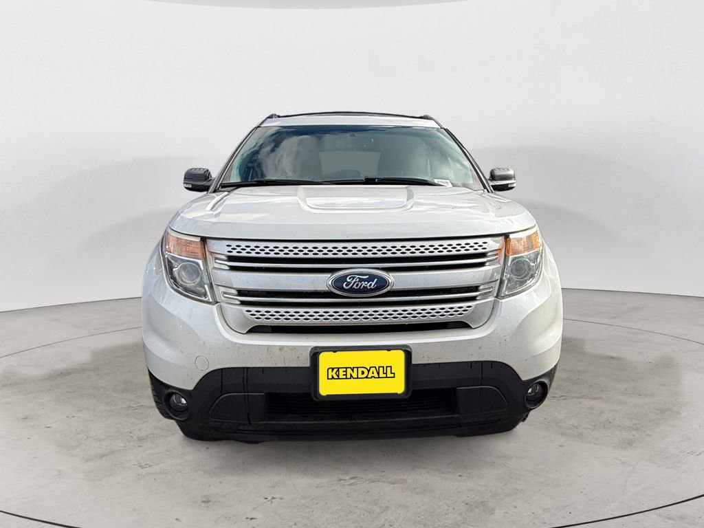 Used 2014 Ford Explorer XLT w/ Equipment Group 202A AWD/4WD image 5