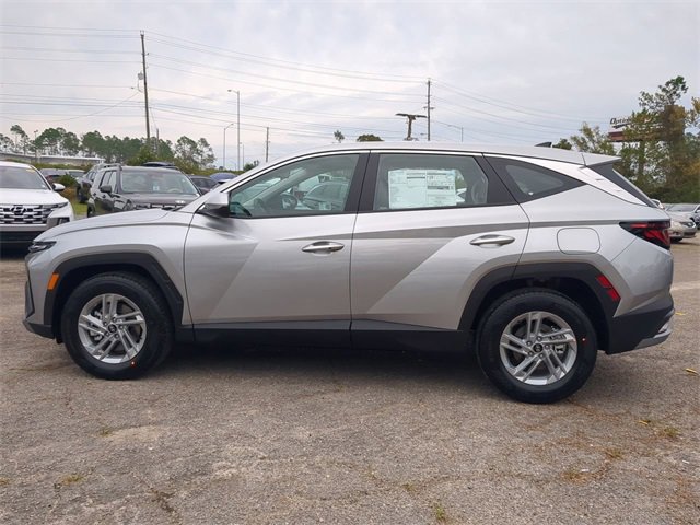 New 2025 Hyundai Tucson SE image 8
